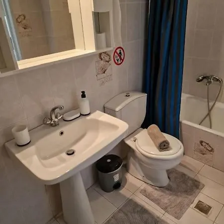 With Garden Apartamento Rhodes City
